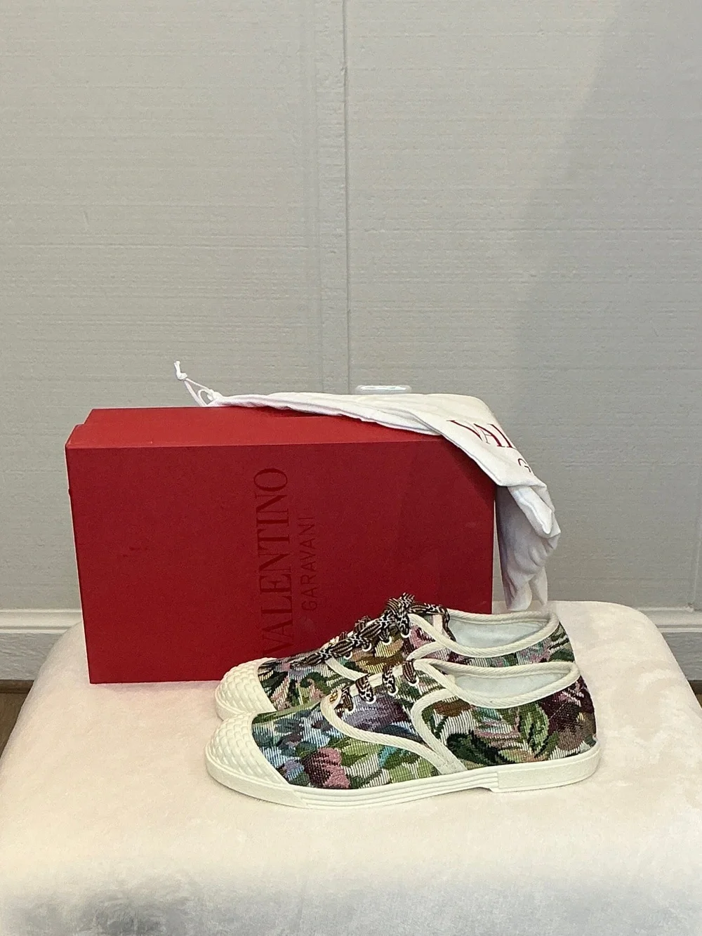Valentino Garavani Floral Tapestry Low-Top Sneakers - Multicolor Embroidered